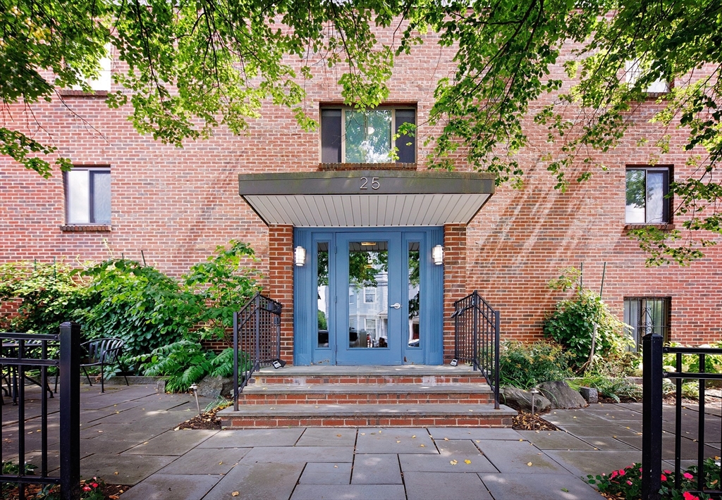 25 Linden Avenue # 2