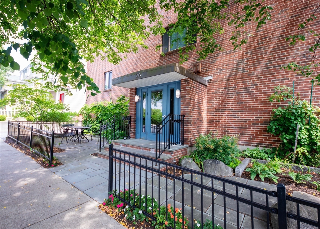 25 Linden Avenue # 2