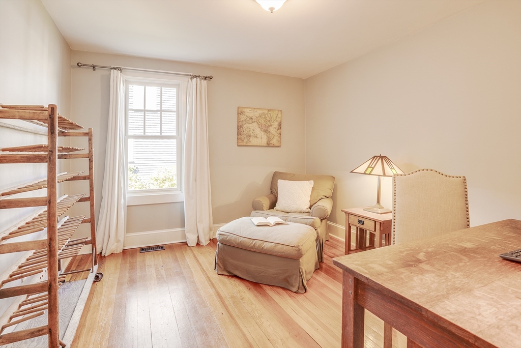 225 Commonwealth Ave