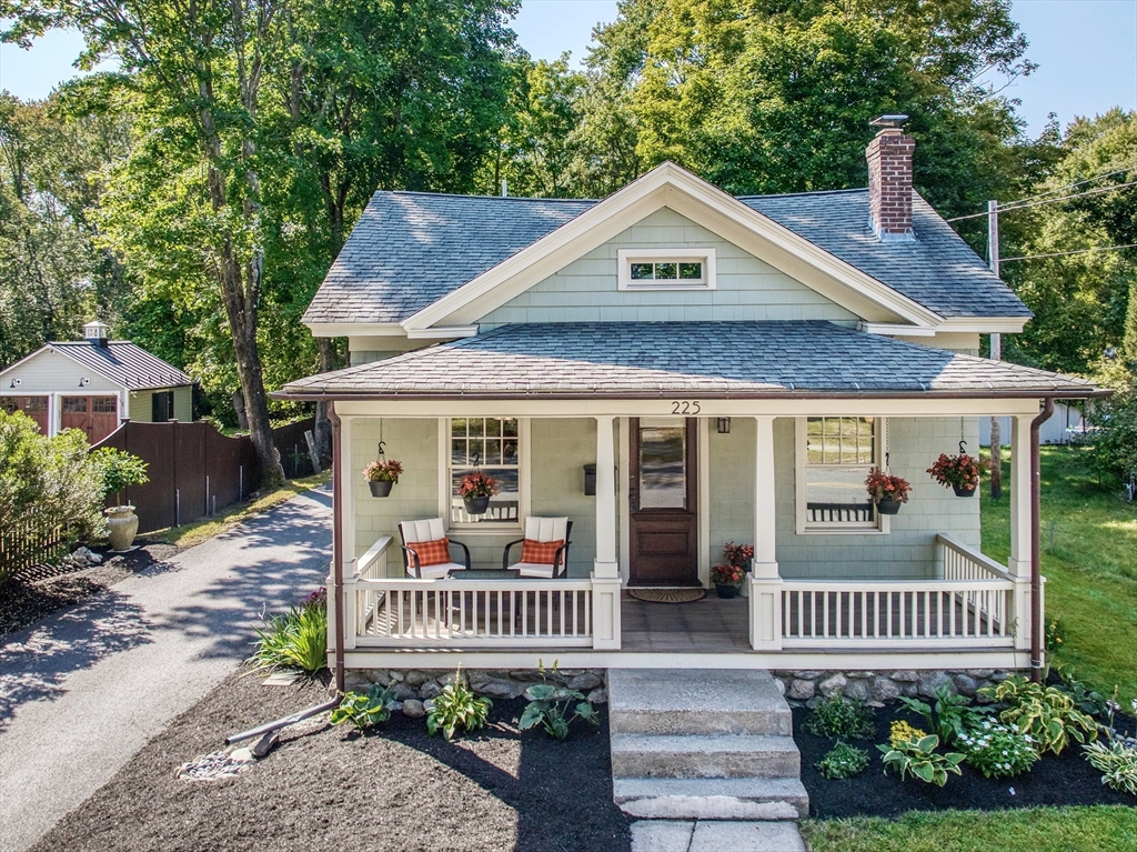 225 Commonwealth Ave