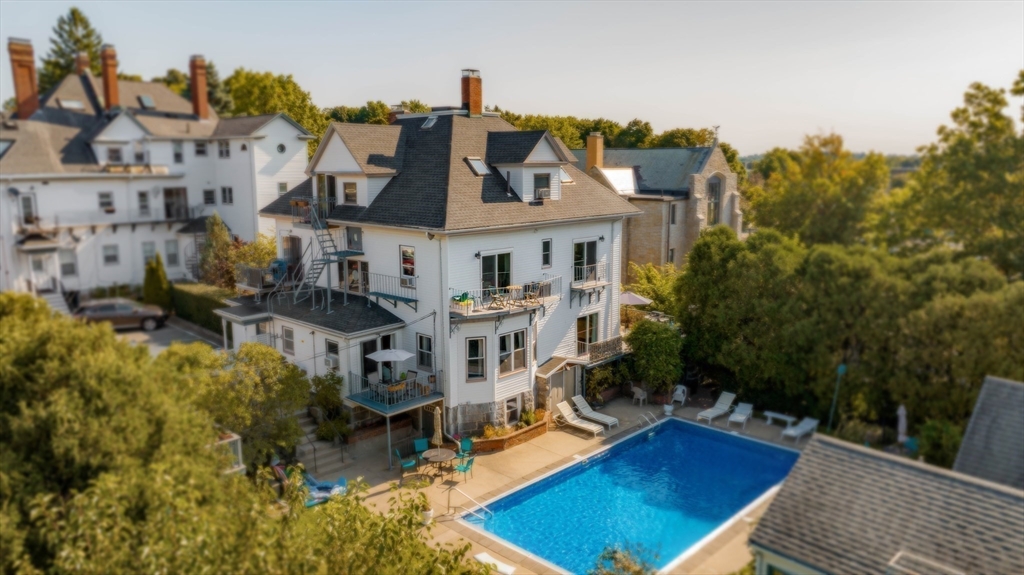 11 S Fairview St # 2L