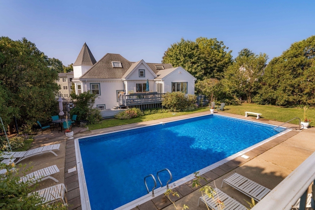 11 S Fairview St # 2L