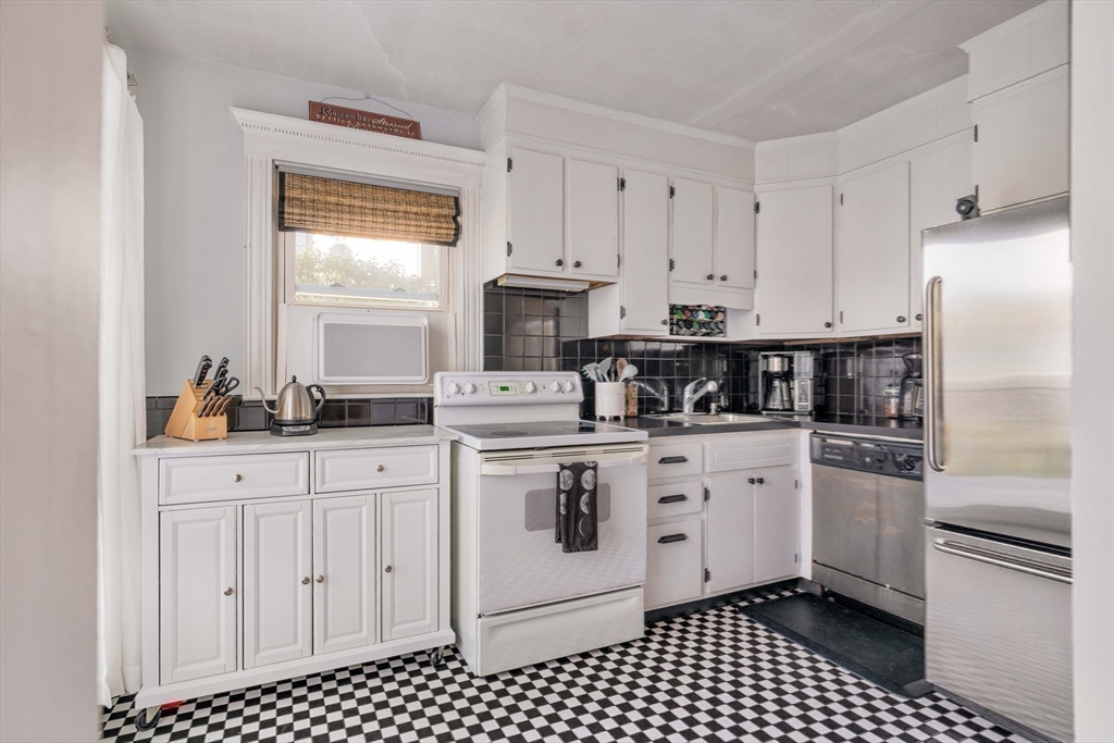 11 S Fairview St # 2L