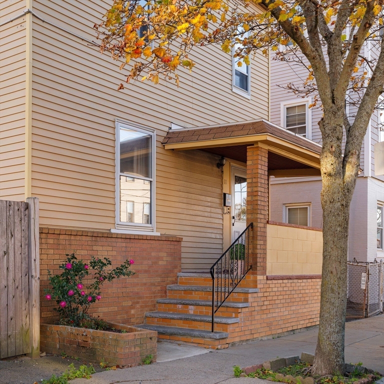 11 Ford St
