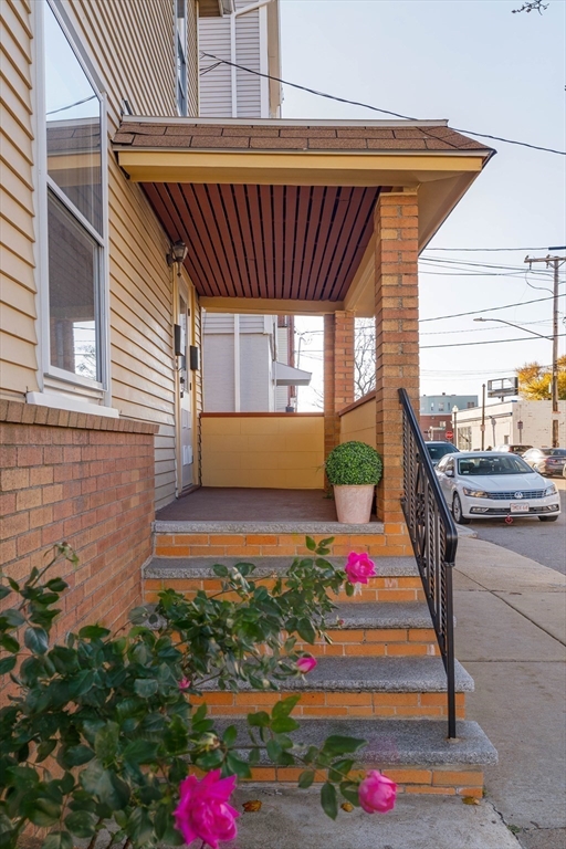 11 Ford St