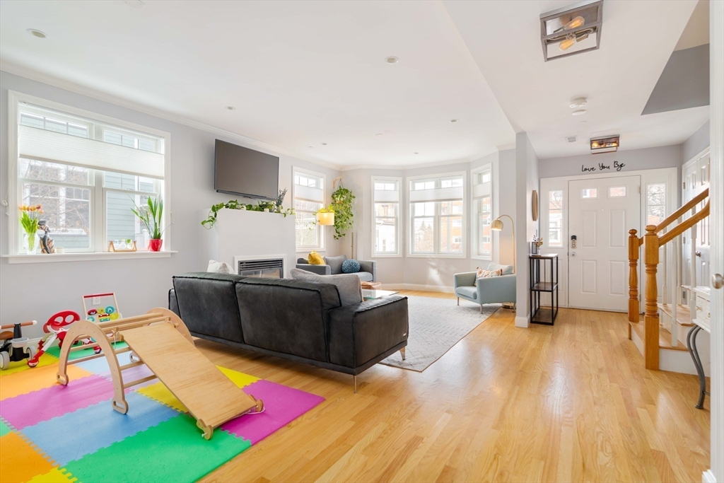 7 Lambert Street # 7