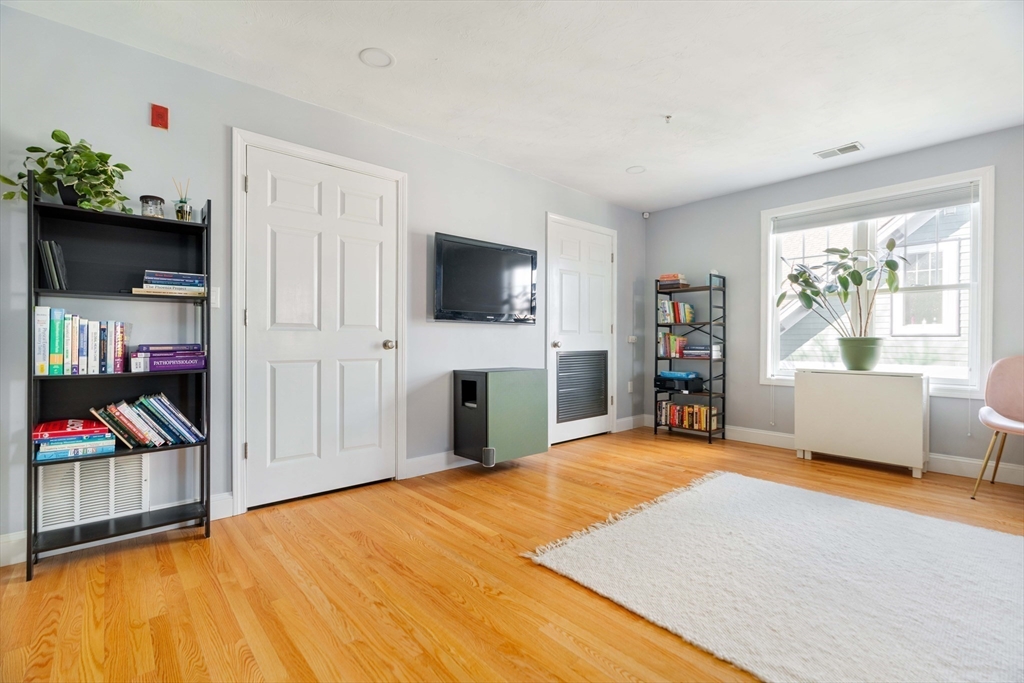 7 Lambert Street # 7