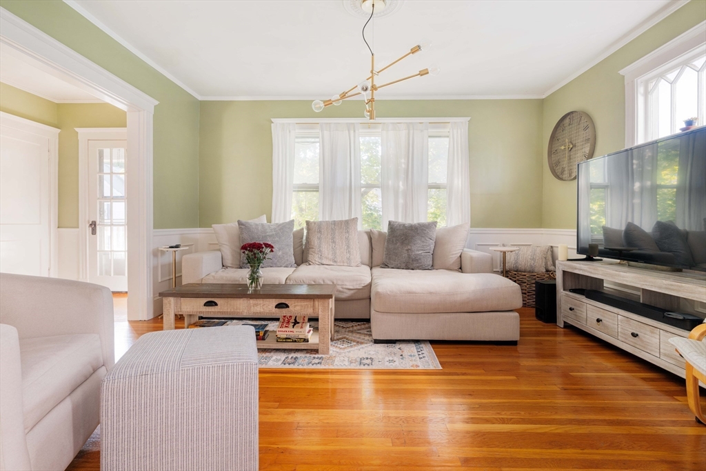 289 Belgrade Avenue # 2