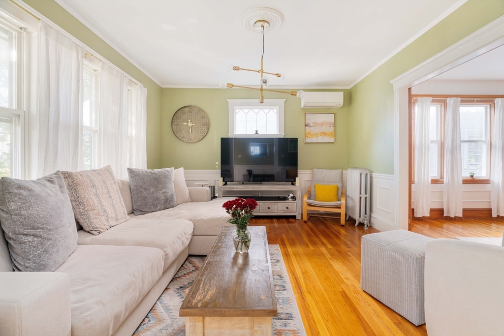 289 Belgrade Avenue # 2