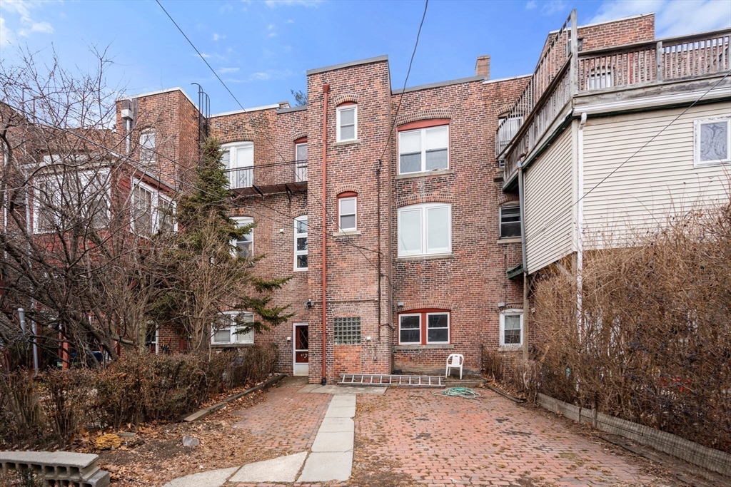 22 Leamington Rd