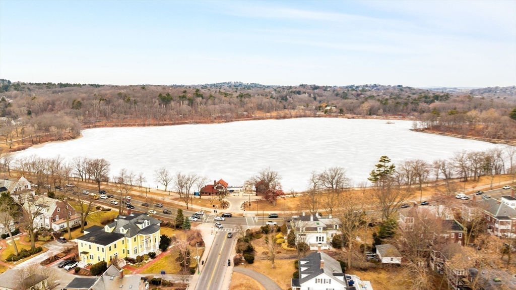 7 Lakeville Rd # 3