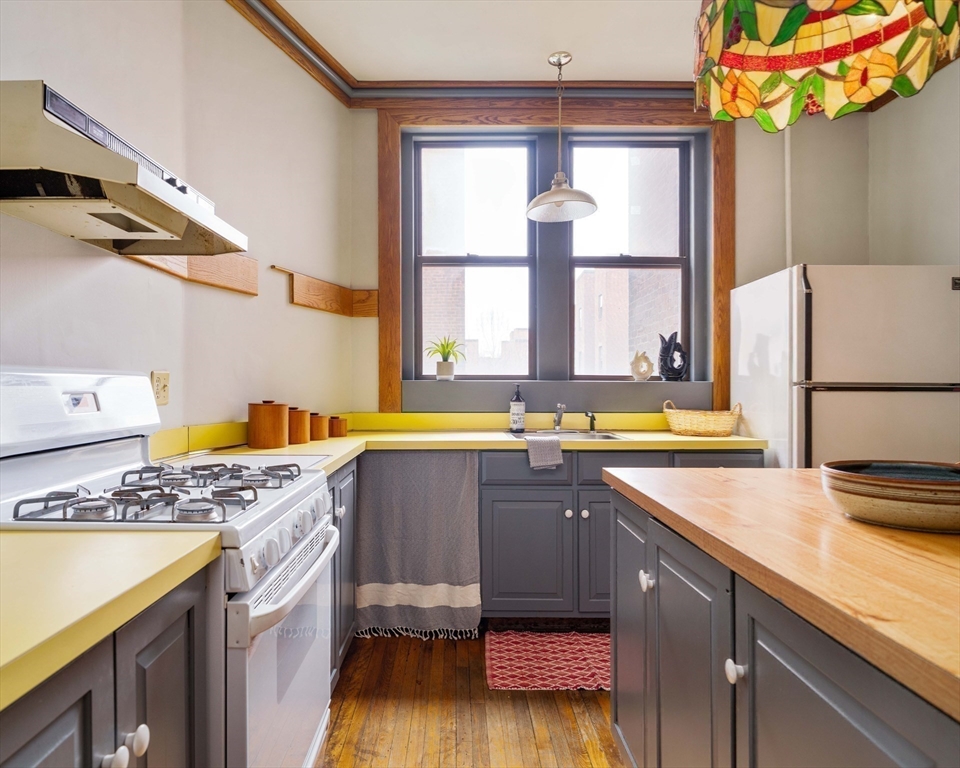 7 Lakeville Rd # 3
