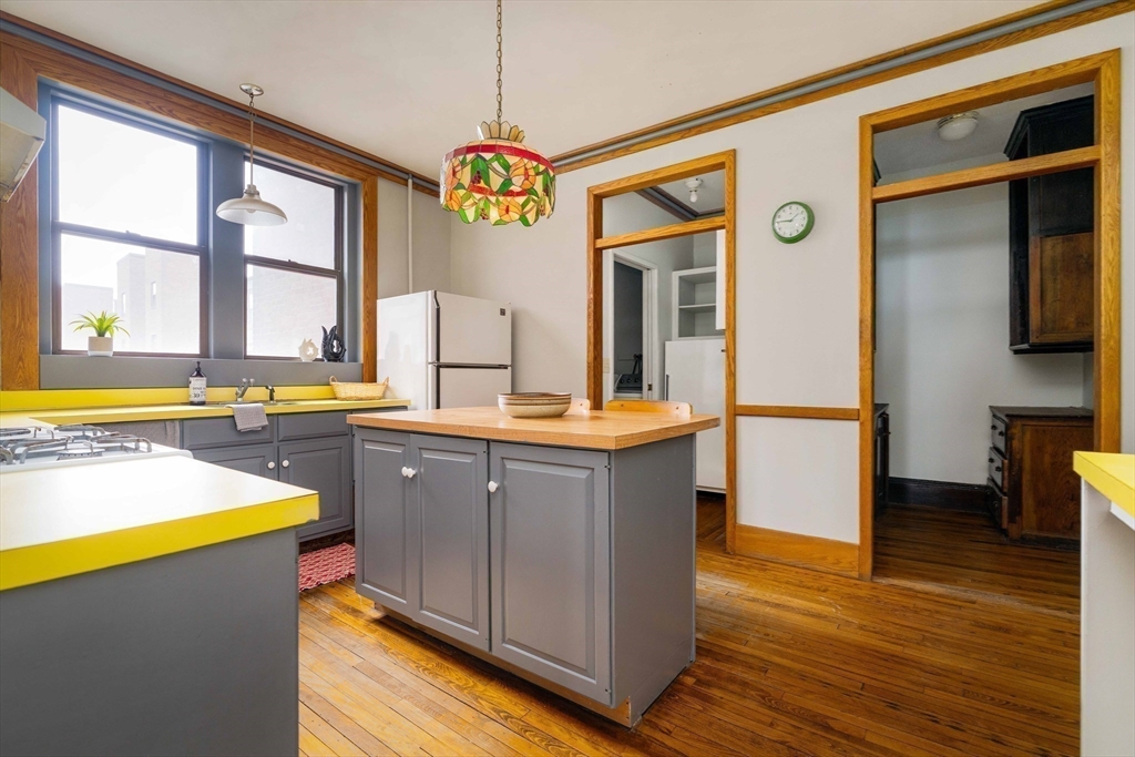 7 Lakeville Rd # 3