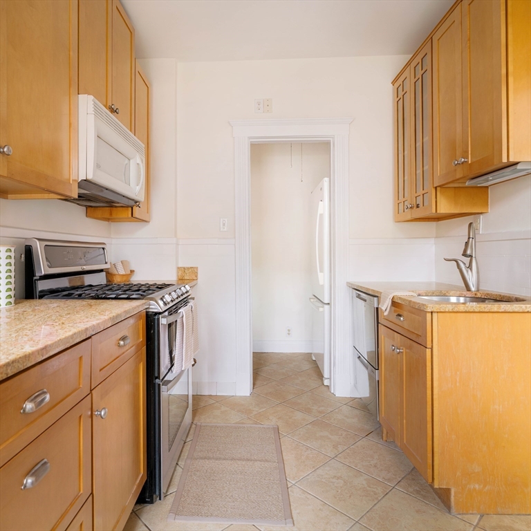 32 James St # 1