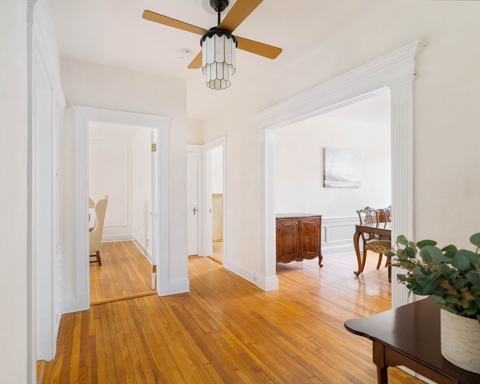 32 James St # 1