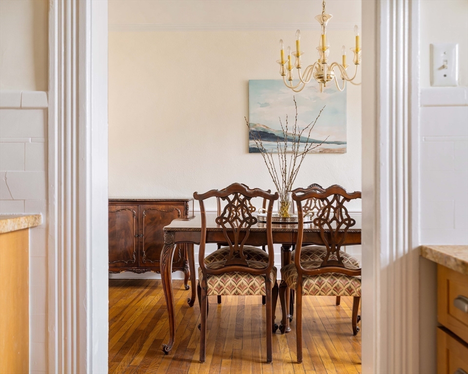 32 James St # 1