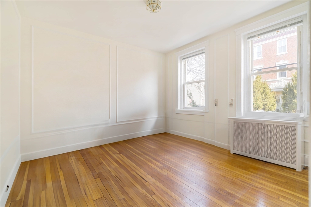 32 James St # 1