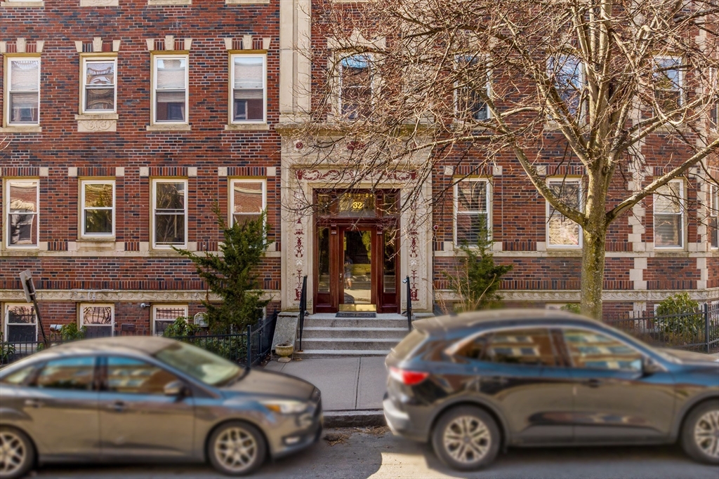32 James St # 1