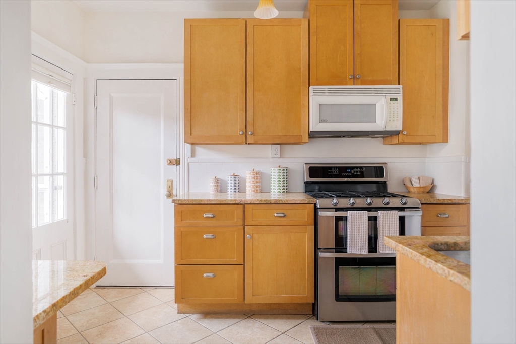 32 James St # 1