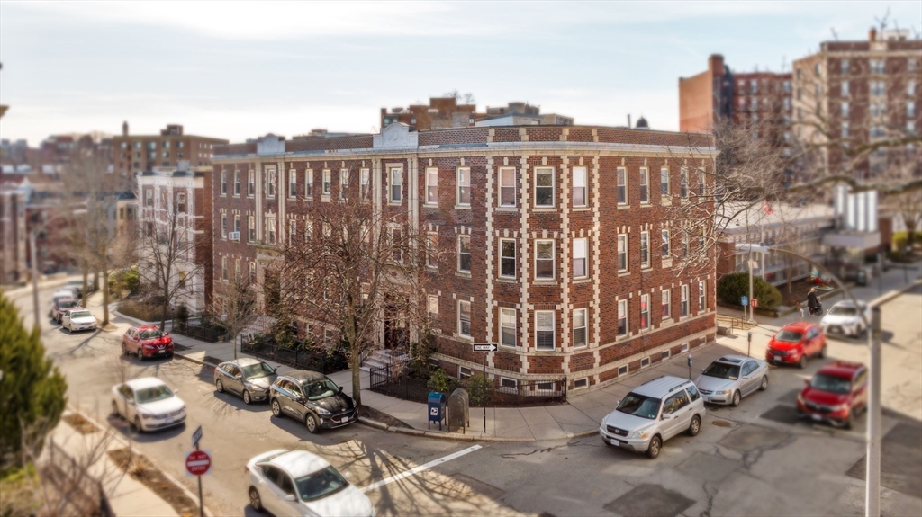 32 James St # 1
