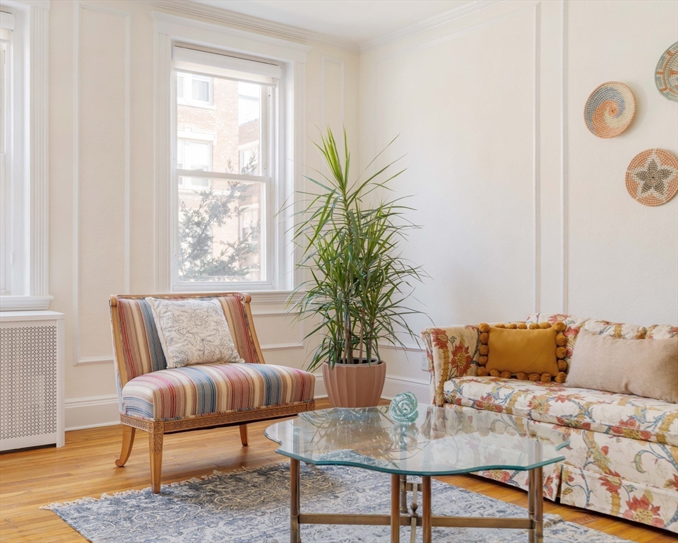 32 James St # 1