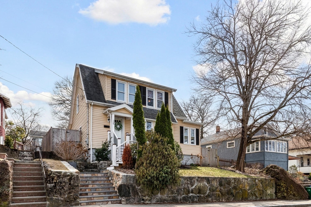 129 Gaston St