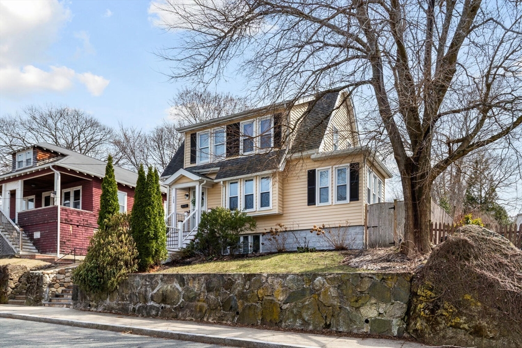 129 Gaston St