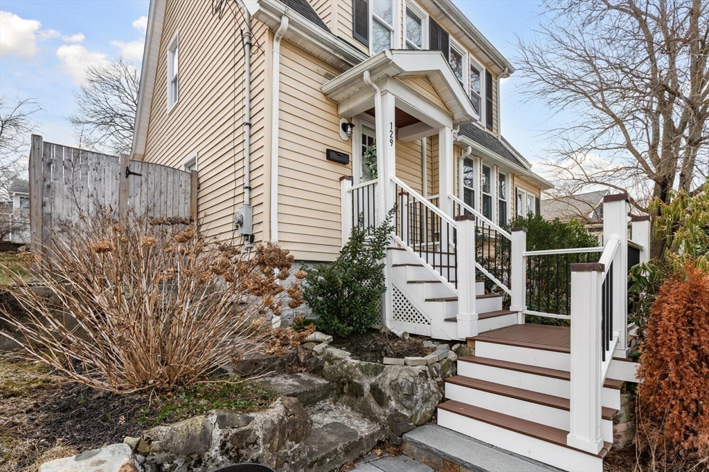 129 Gaston St