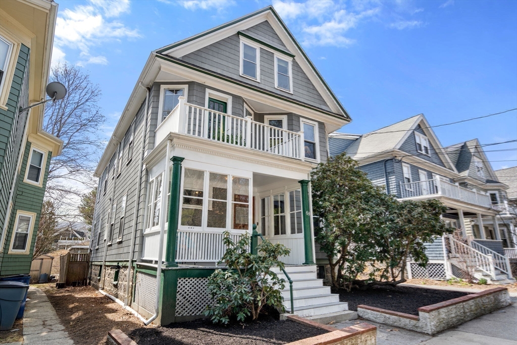 63 Walk Hill St