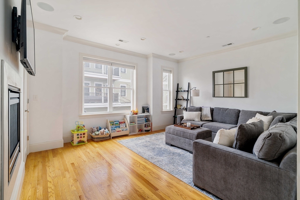 8-12 Stedman Street # 10