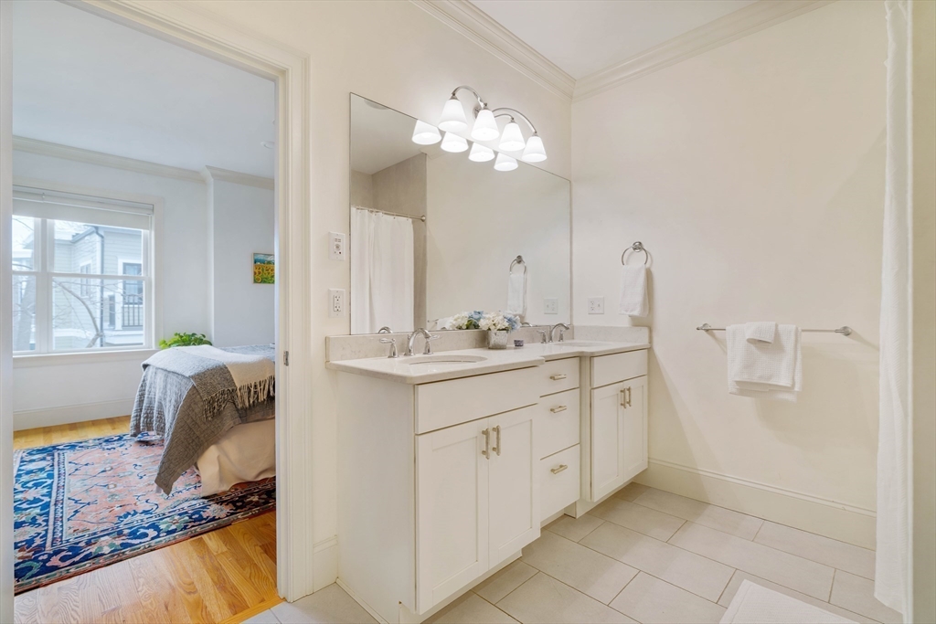 8-12 Stedman Street # 10
