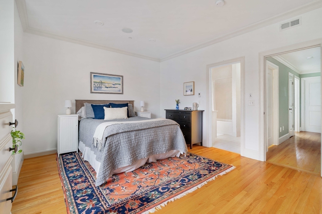 8-12 Stedman Street # 10