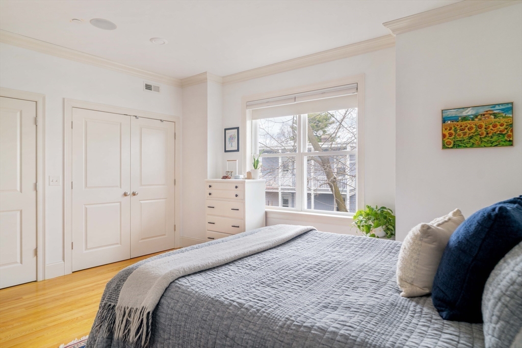 8-12 Stedman Street # 10