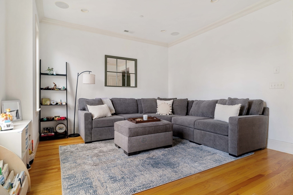 8-12 Stedman Street # 10