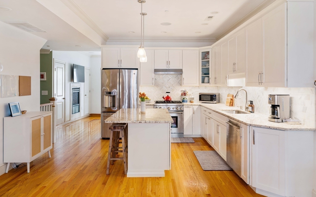 8-12 Stedman Street # 10
