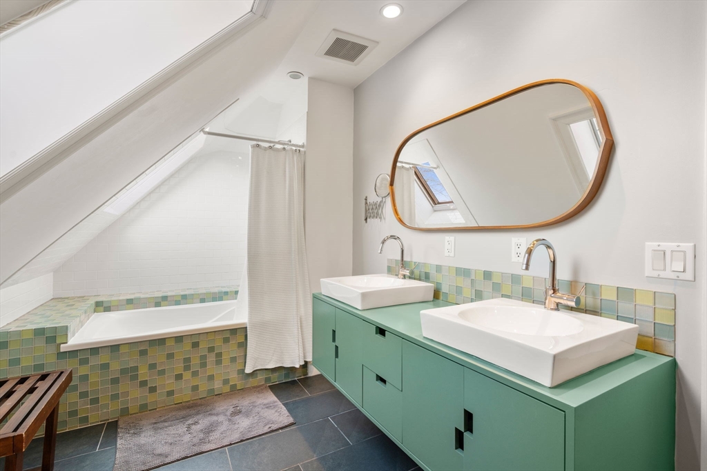 4 Cotton St # 2