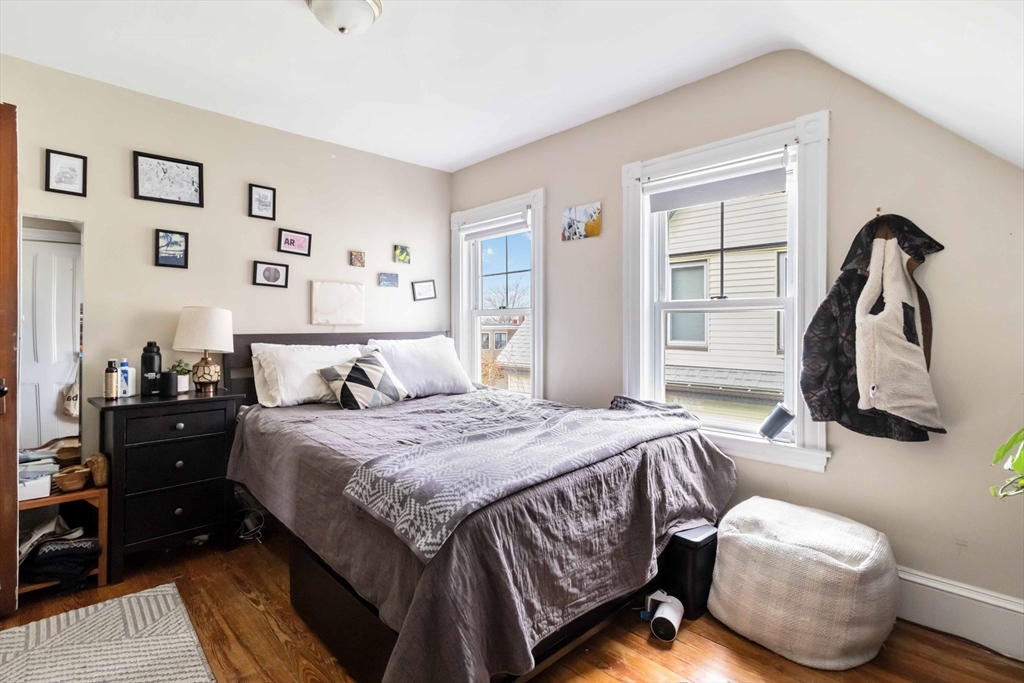 1097 Broadway