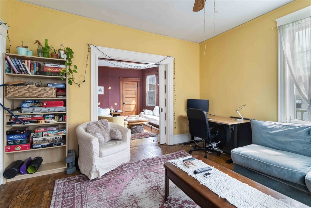 1097 Broadway
