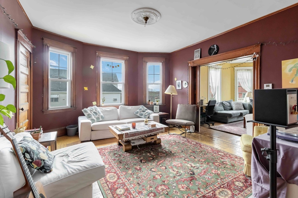 1097 Broadway