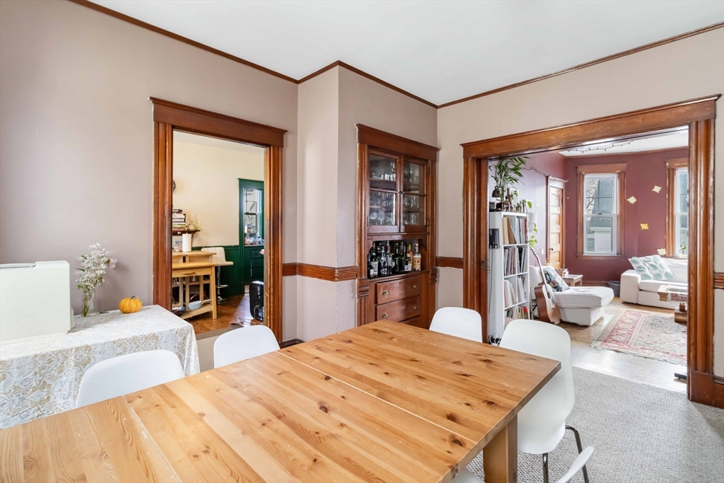 1097 Broadway