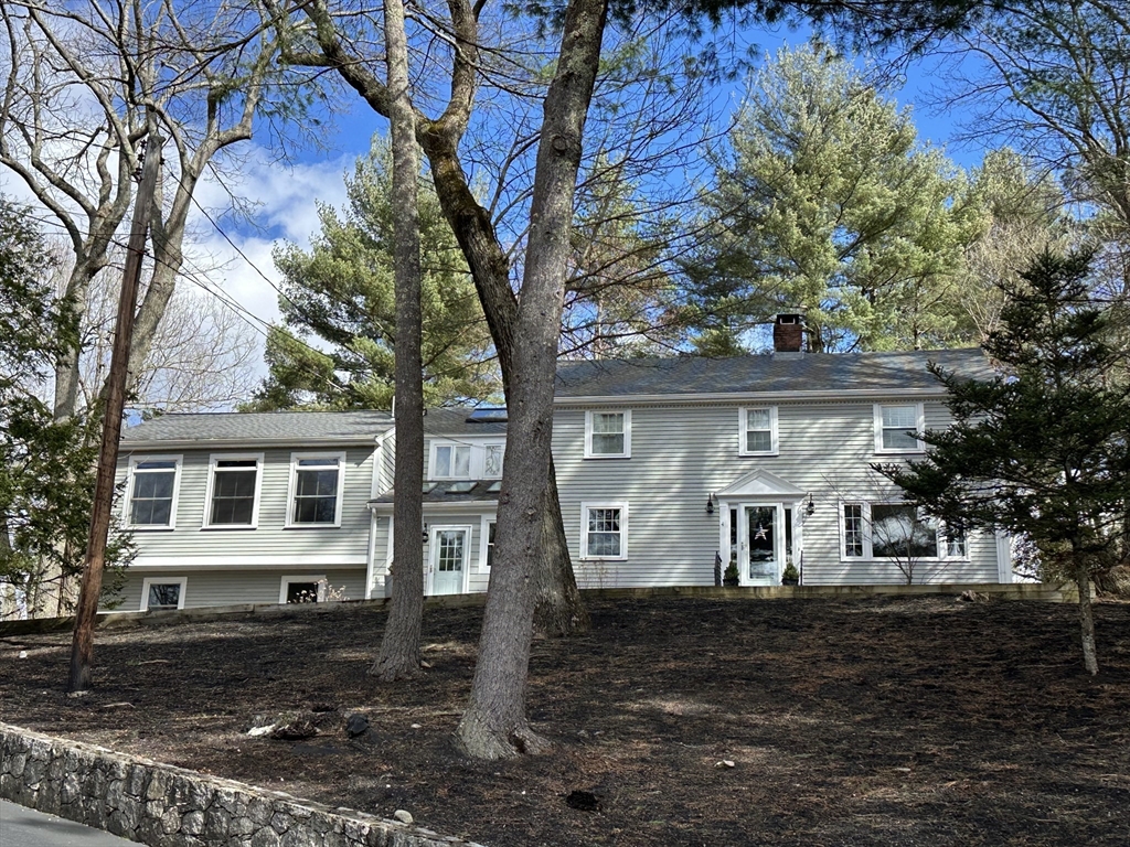 4 Forest St