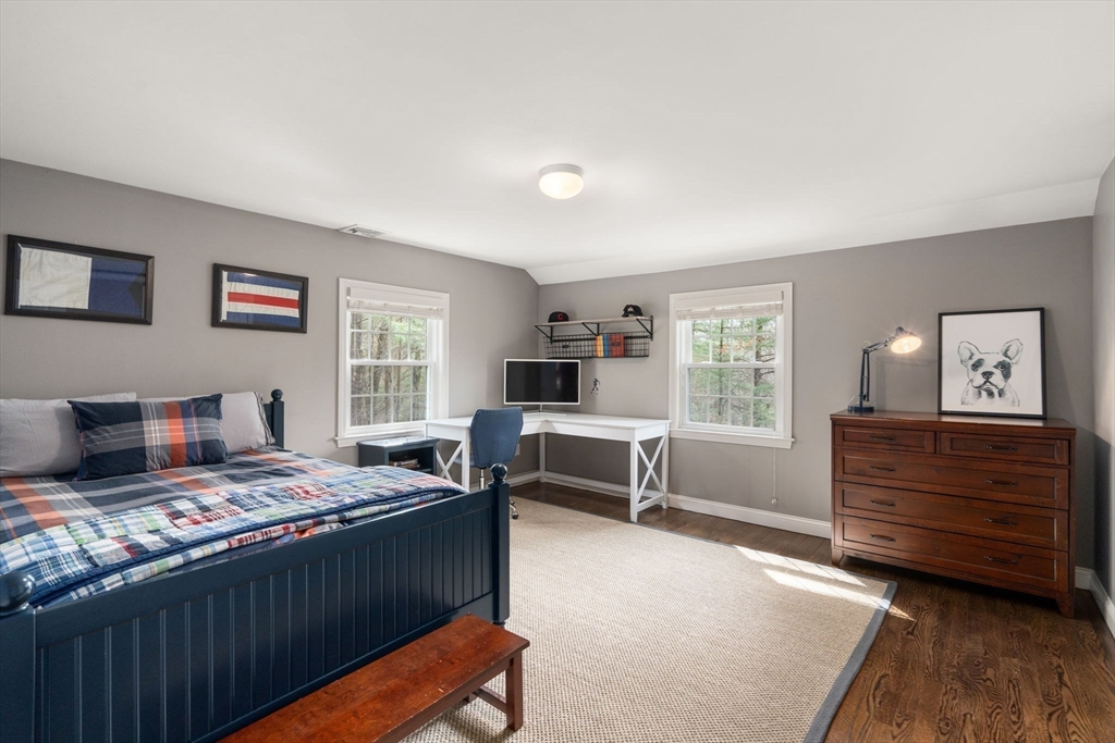 4 Forest St
