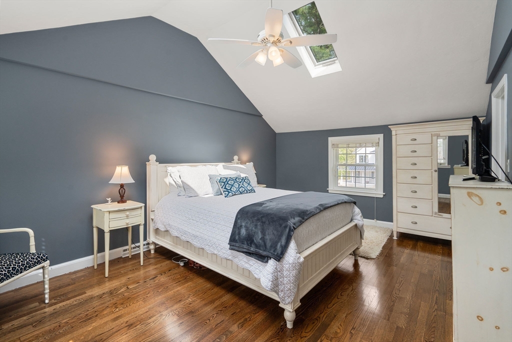 4 Forest St