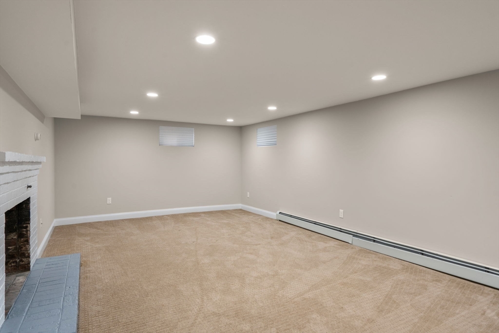 4 Forest St