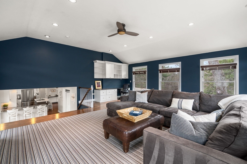 4 Forest St