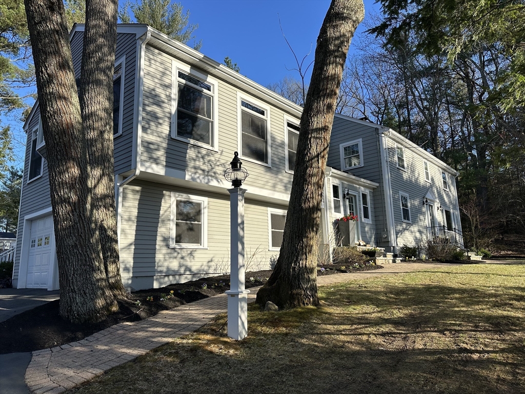 4 Forest St