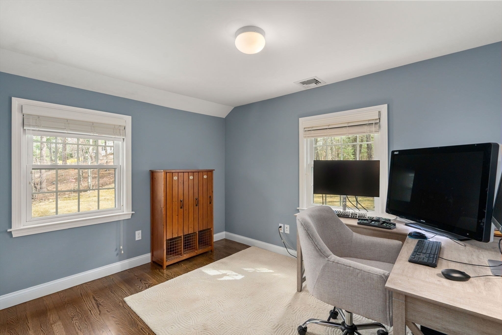 4 Forest St