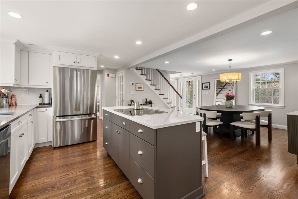 4 Forest St