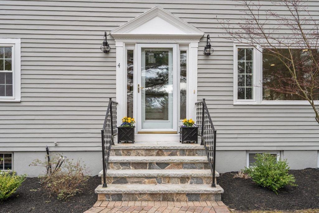 4 Forest St