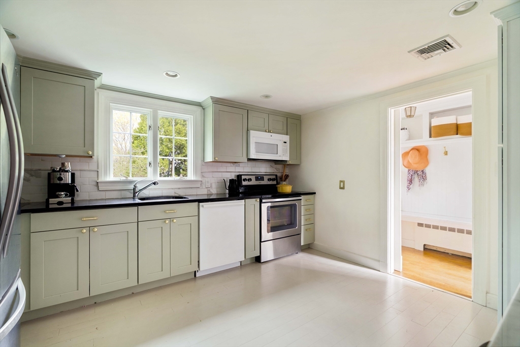 20 Puritan Ln
